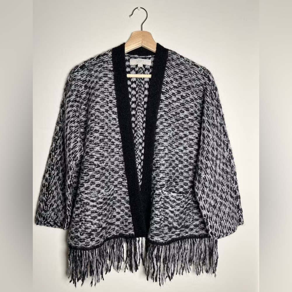 Ann Taylor LOFT Cardigan Sz Small Italian Yarn